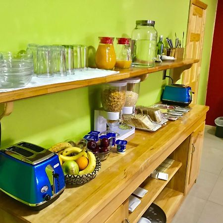 Hostal Andes Patagonicos Пуэрто-Наталес Экстерьер фото