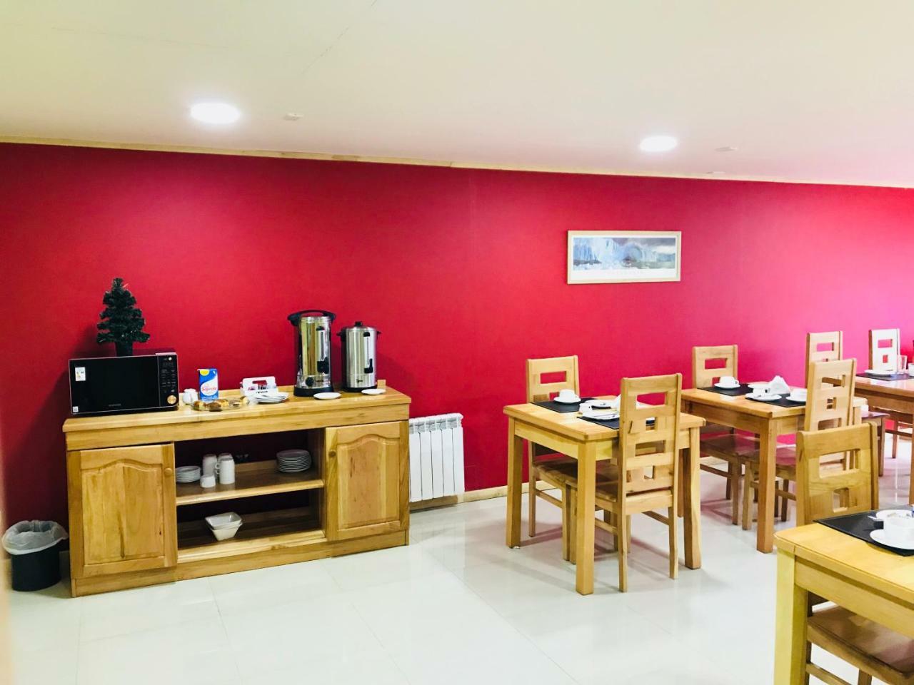 Hostal Andes Patagonicos Пуэрто-Наталес Экстерьер фото